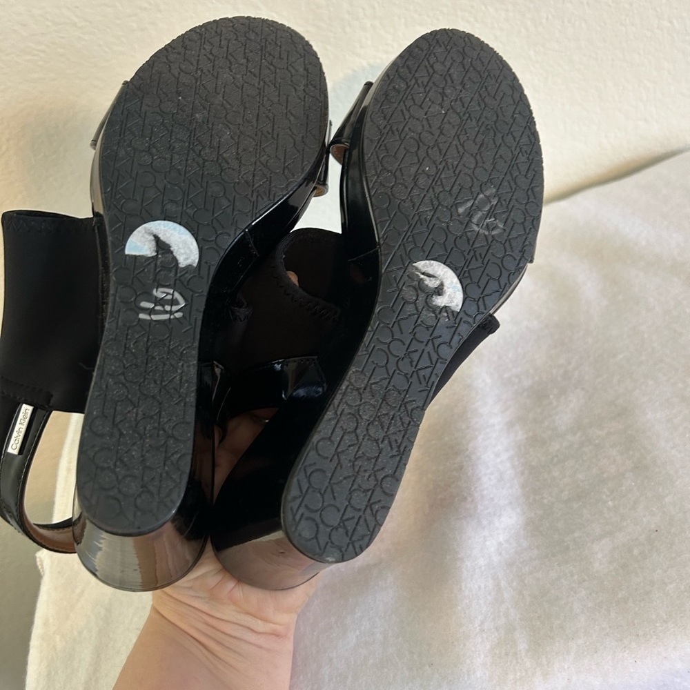Calvin Klein
Bryley Wedge Sandals 9 - Picture 6 of 10
